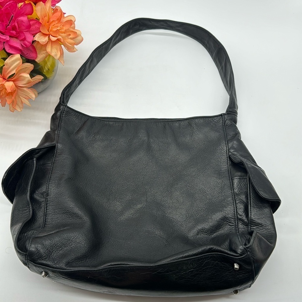 Perlina Large Black Leather Shoulder Bag BP6237